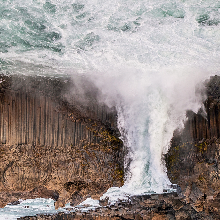 OuiSi Nature: 5 – Columnar Basalt, Aldeyjarfoss Waterfall – Camille Seaman