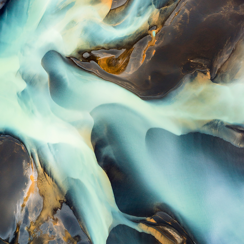 OuiSi Nature: 208 – Ölfusá River Flows with Glacial Sediments – Daniel Beltra